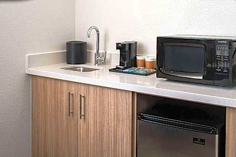 Studio Suite - Two Queens - Hearing Accessible