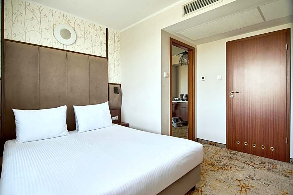 Metropolo by Golden Tulip Krakow