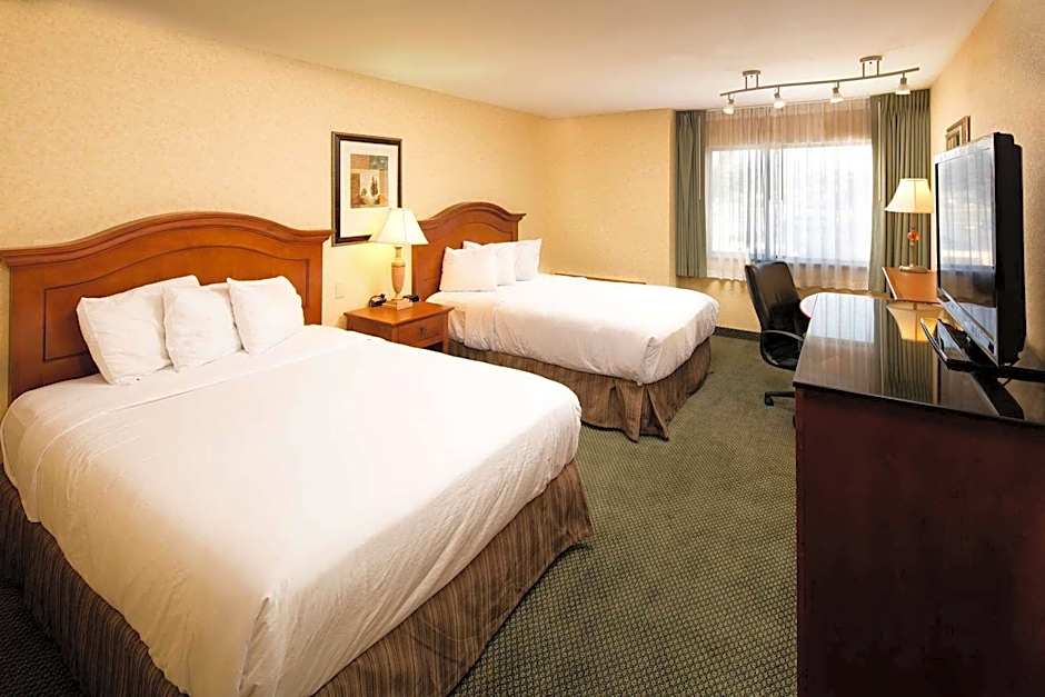 Red Lion Hotel Columbia Center