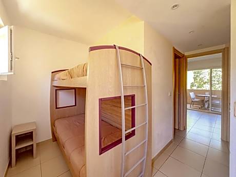 One-Bedroom Apartment (4 Adults)