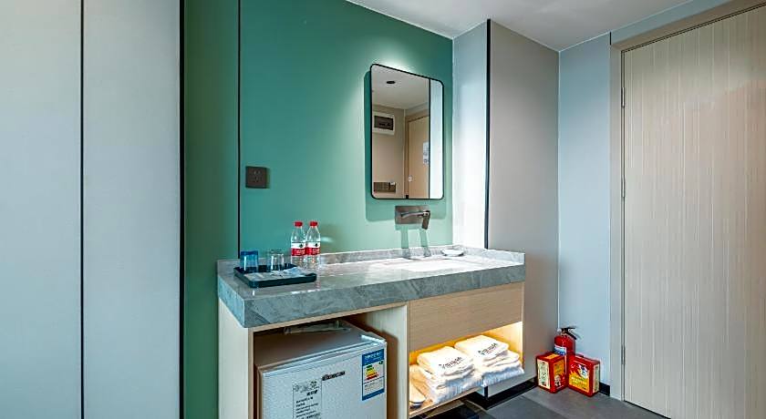 WAIFIDEN Hotel - Former Tokai Hotel (Free shuttle bus during Canton Fair)