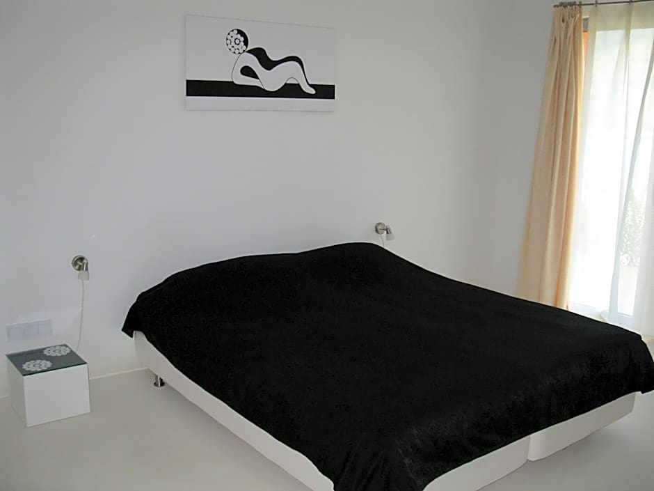 Family Hotel The Body