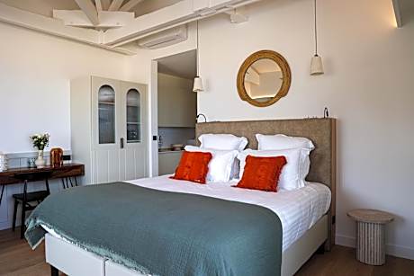 Prestige Suite with Sea View and Jacuzzi