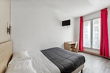 Standard Double Room with Shared Bathroom