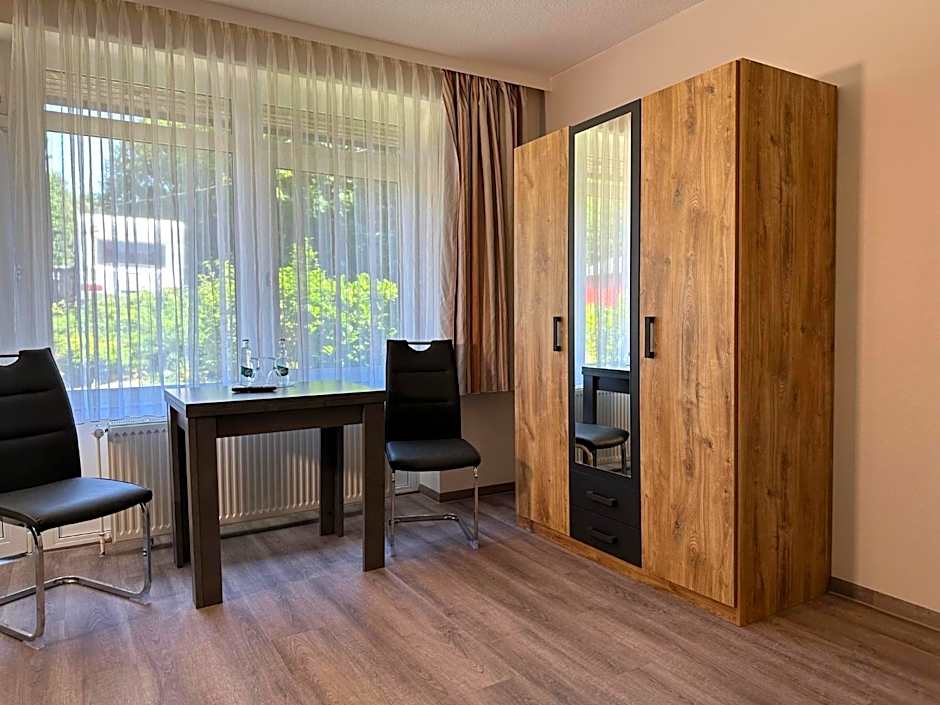 Gästehaus Lietzow & Störtebeker Camp