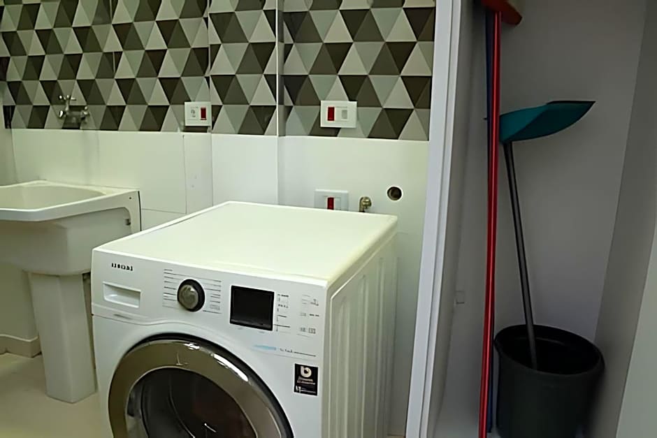 Sobrado com 1 suite 2 quarto ar 1km Shopping JL