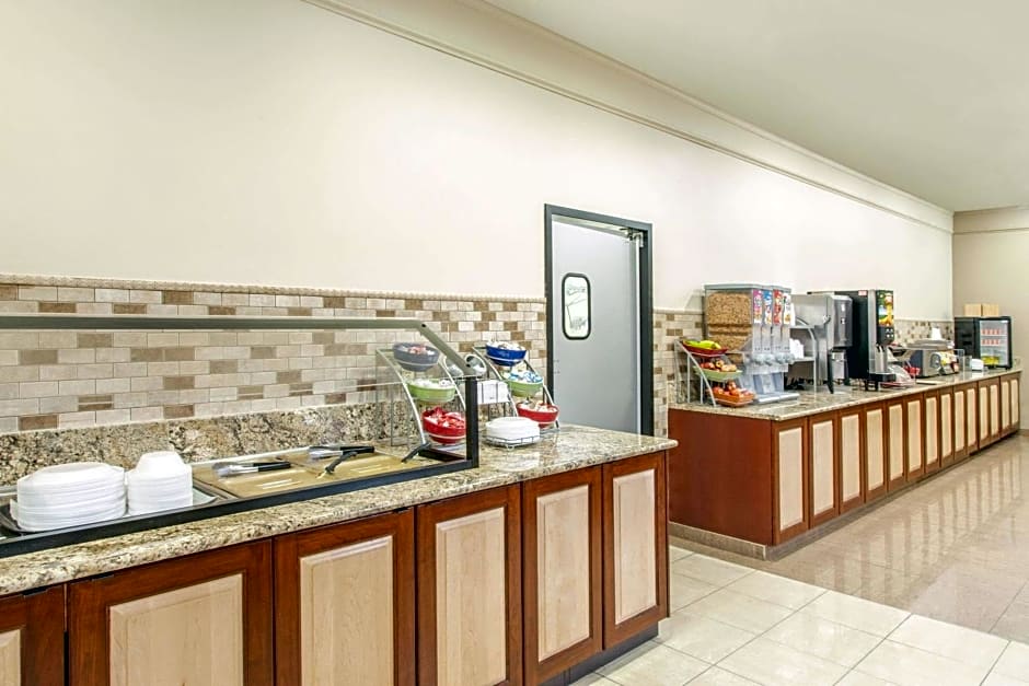 Hawthorn Suites Bloomington