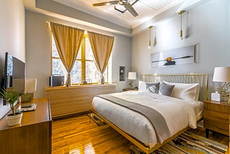 Deluxe Loft Suite with Kitchenette