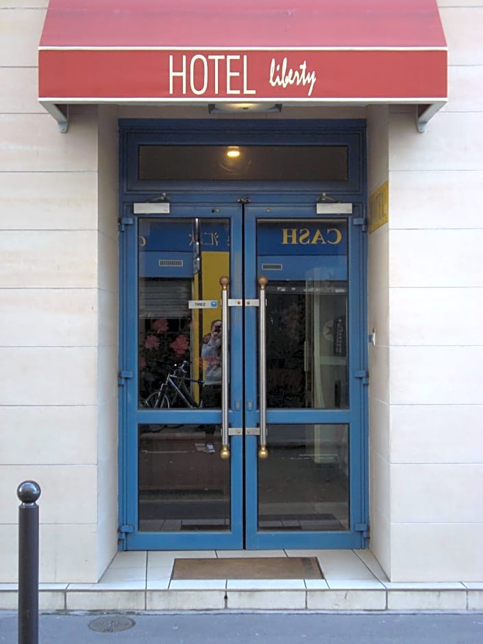 LIBERTY – Paris, TX