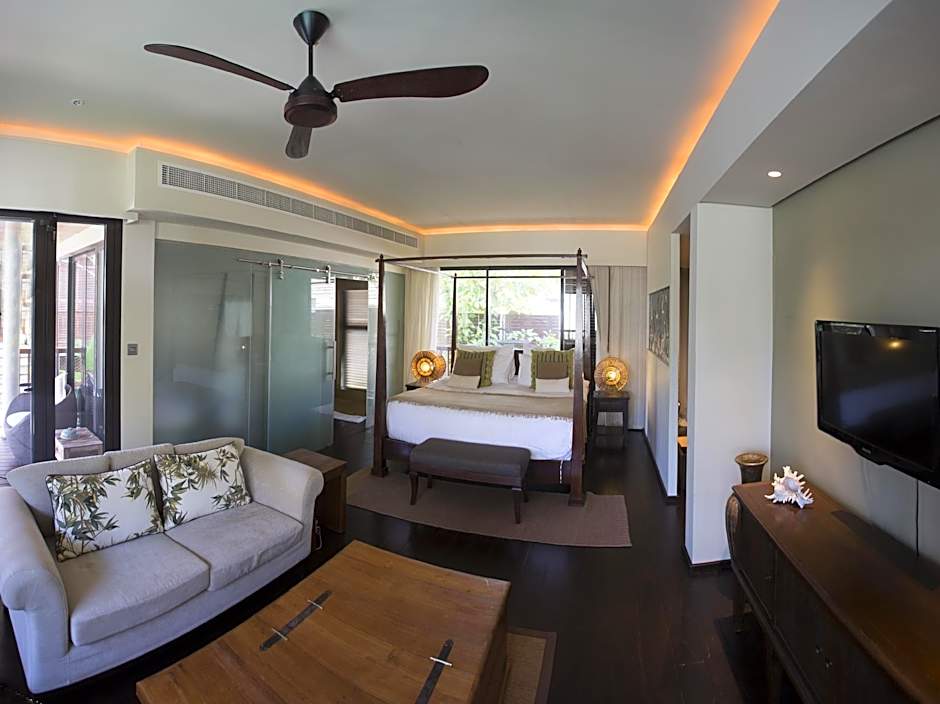 Dhevatara Beach Hotel