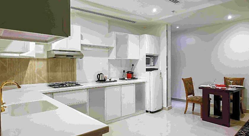 Rest Night Serviced Apartments Alhamra - رست نايت للشقق المخدومة