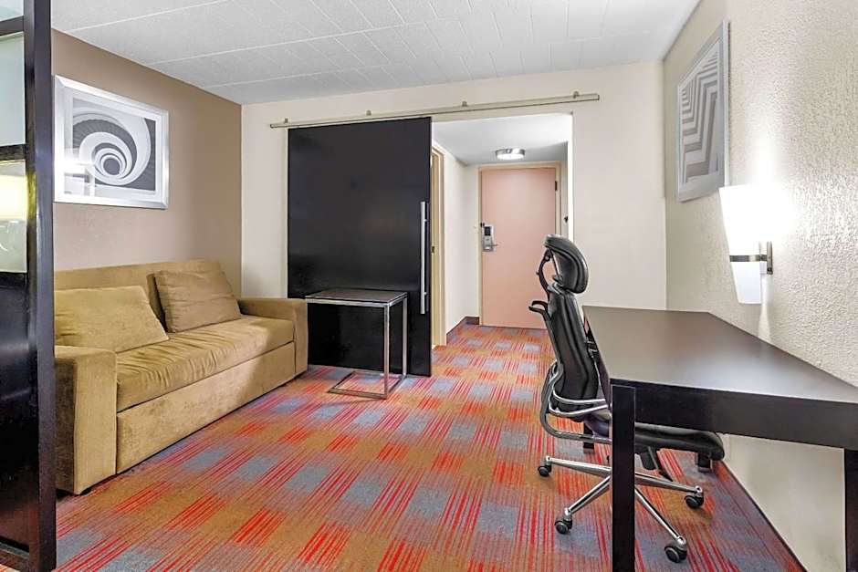 Quality Inn & Suites Altoona