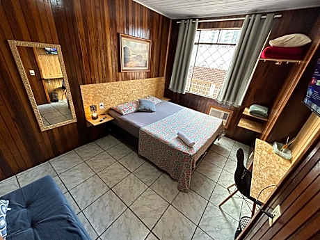 8 Quarto Cama Queen e SmartTv Netflix