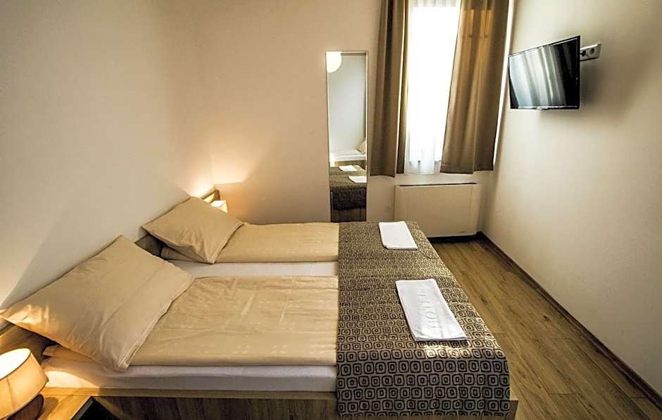 Hotel Logavina 8 Garage Parking