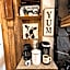 Resort- Indoor Pool, Hottub, Sauna, Gameroom - Cozy Studio-Near Slopes and Oz