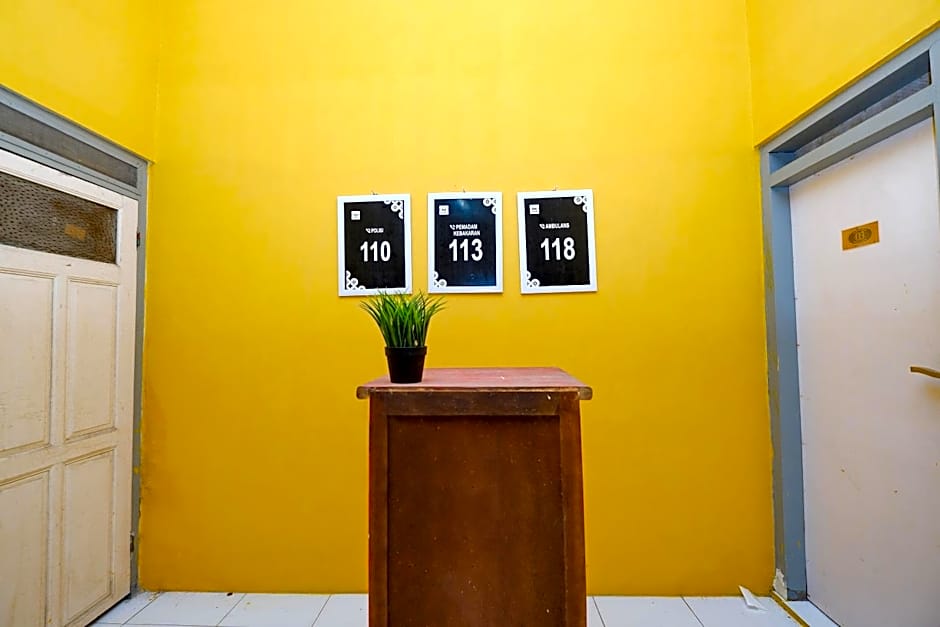 OYO Life 2867 Kos Kuning