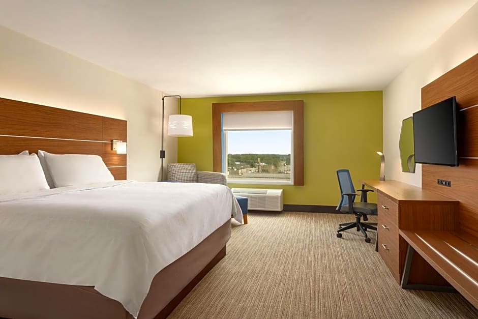 Holiday Inn Express & Suites Searcy, an IHG Hotel
