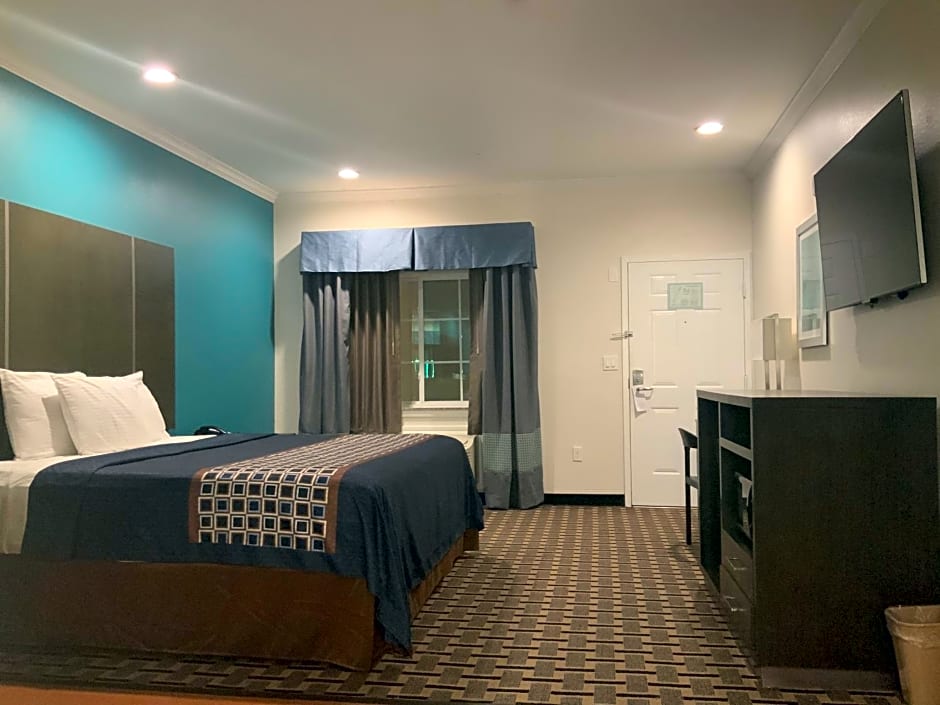 Regency Inn & Suites- NW Houston