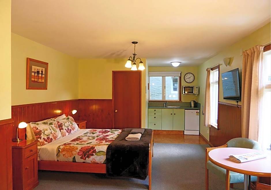 Queenstown Holiday Park Creeksyde