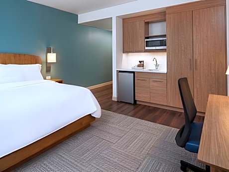 Three-Bedroom Corner Studio Suite