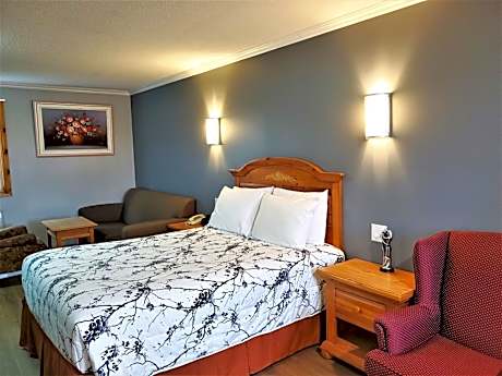 Queen Suite - Non-Smoking