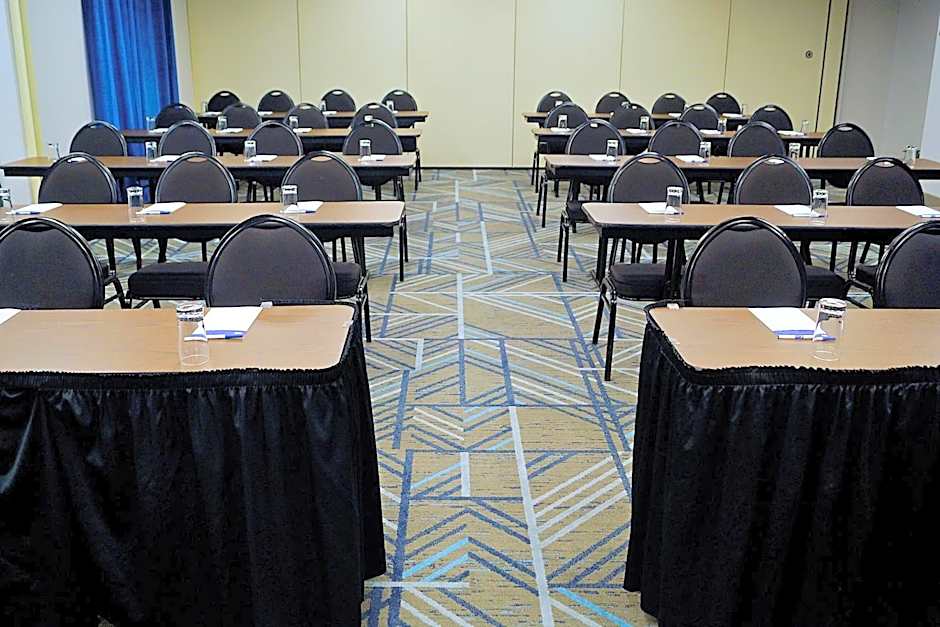 Deer Lake Horizon Hotel