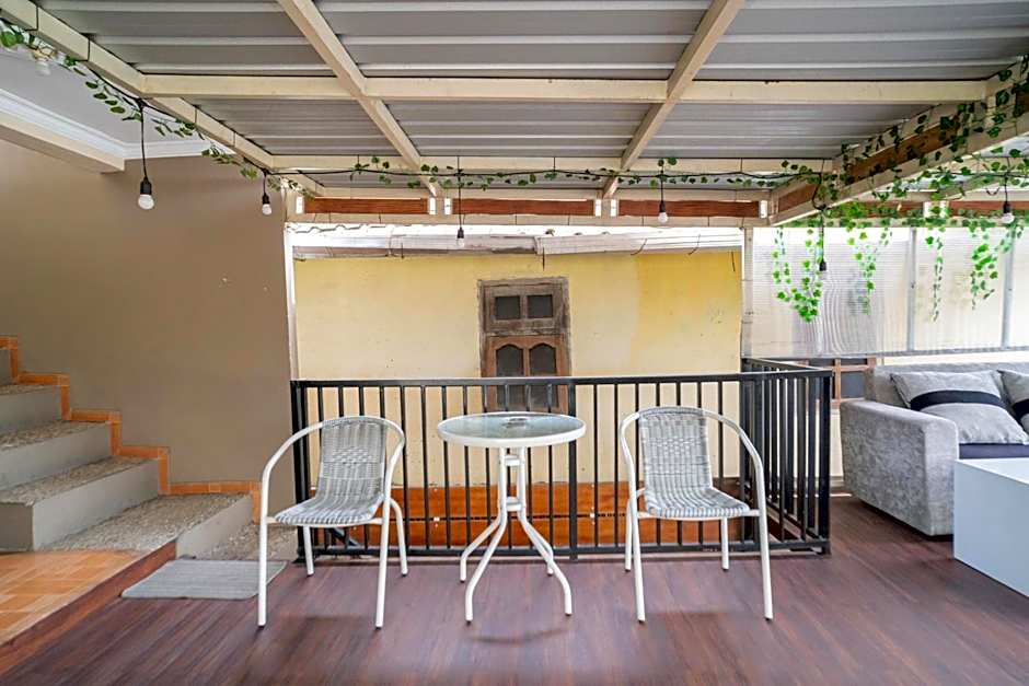 RedDoorz At Villa Akbar 3