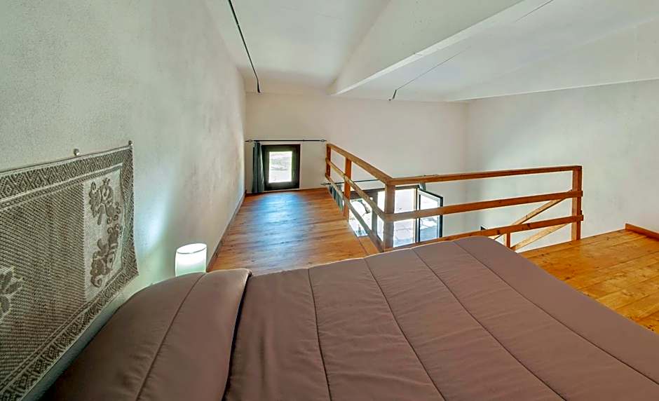 Lofts with private outdoor area and swimming-pool in Badesi