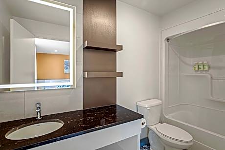 Garden Side Room with Two Queen Beds and Balcony - Non-Smoking