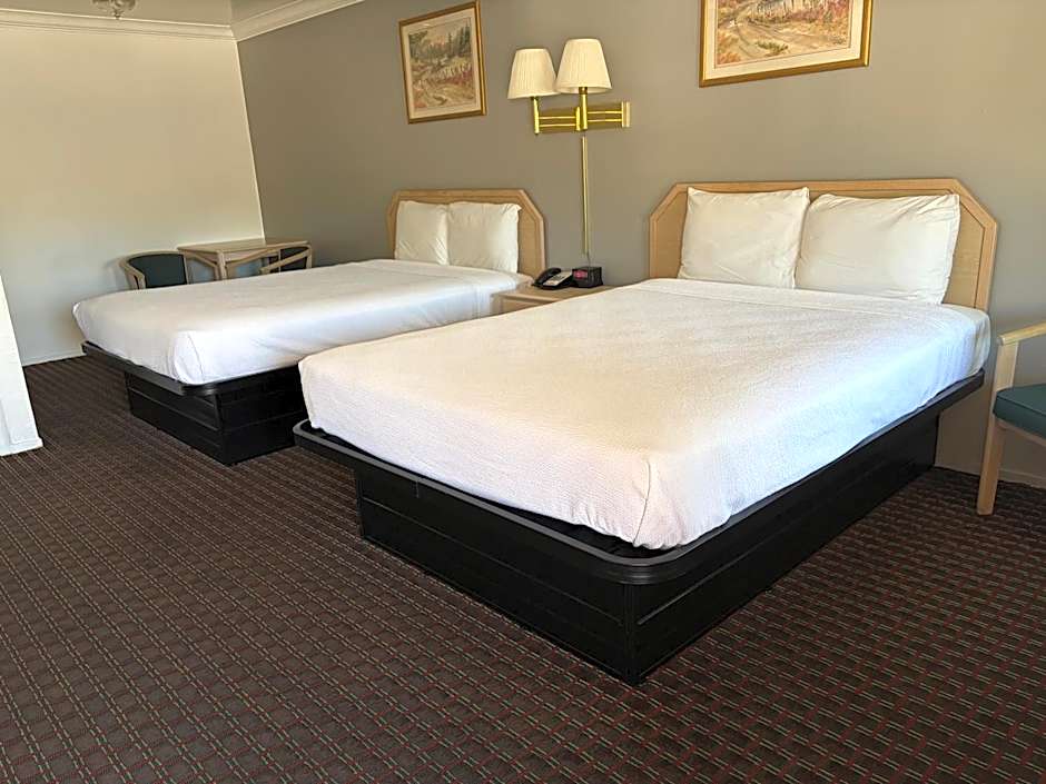 Lark Motel Willits