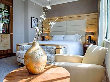 Gwr Tower Room And Lounge Access