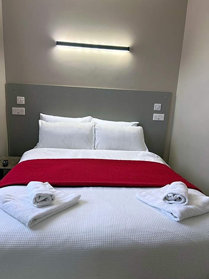 OYO Paragraph Palmers Green - Tottenham Stadium