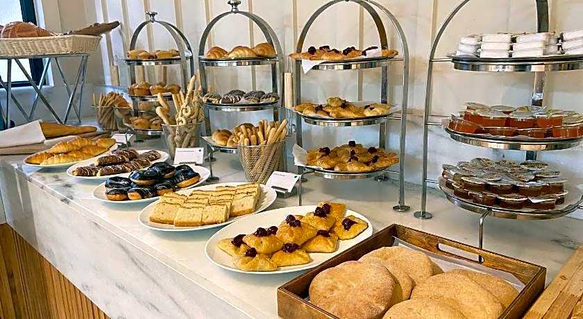 Holiday Inn Goa Candolim By IHG