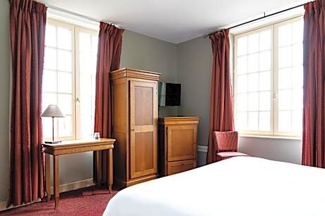 Triple Room - Red House