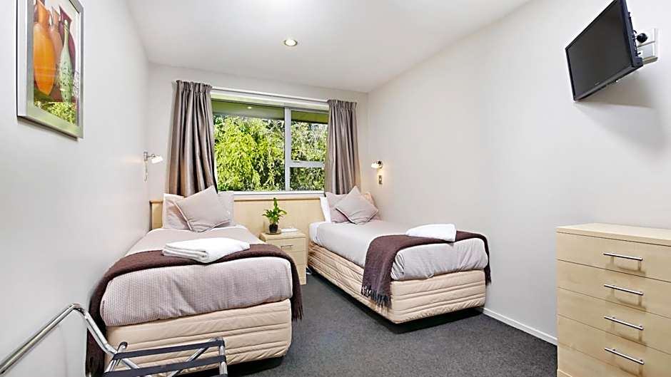 Arthur's Court Motor Lodge