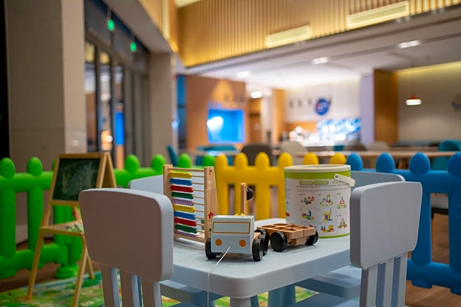 Holiday Inn Express Pinghu, an IHG Hotel