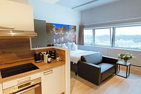 Luxury Studio with Garden View