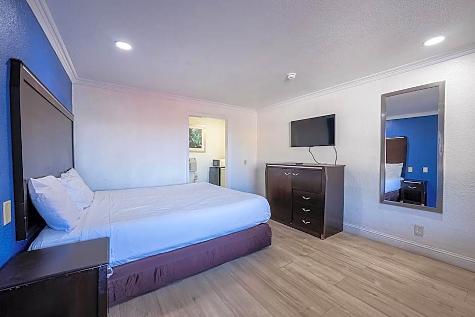 Town and Country Inn