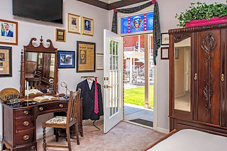 Queen Room