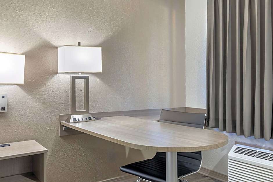 Red Roof Inn Canton, TX