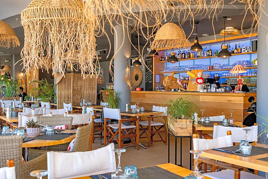 Acadie Saint Victor - Hôtel restaurant -Face mer- Châtelaillon plage