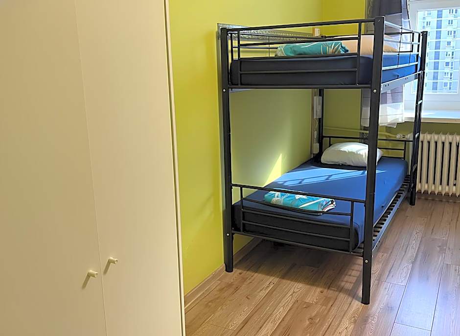 Hostel Oliwka - Metro Świętokrzyska
