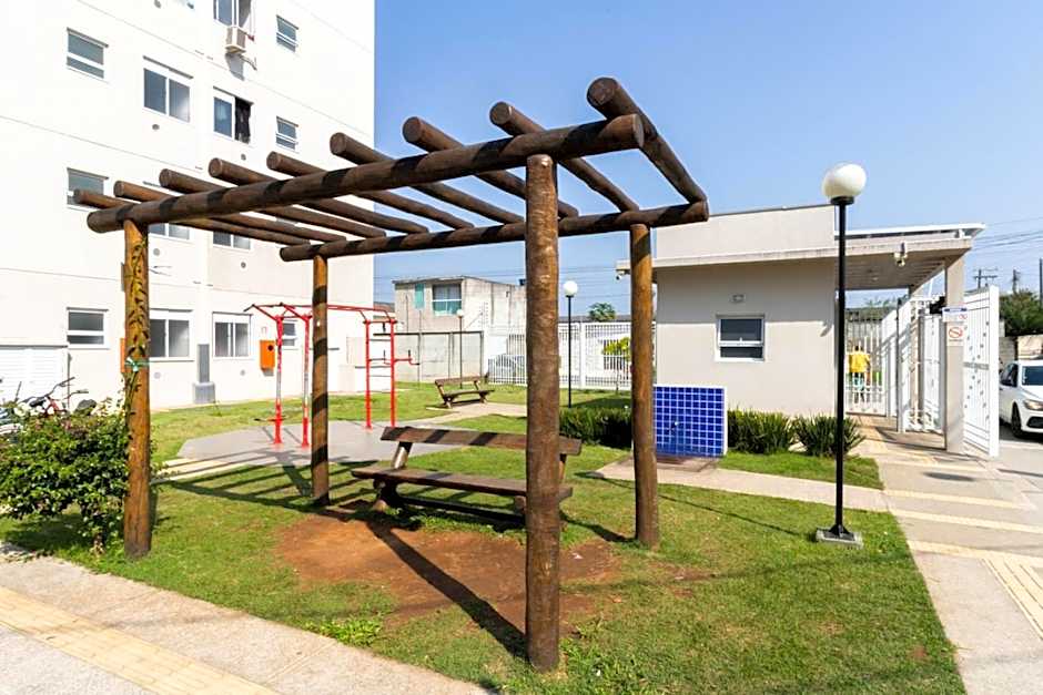 Apto c piscina e WiFi na Praia da Enseada -Guaruja