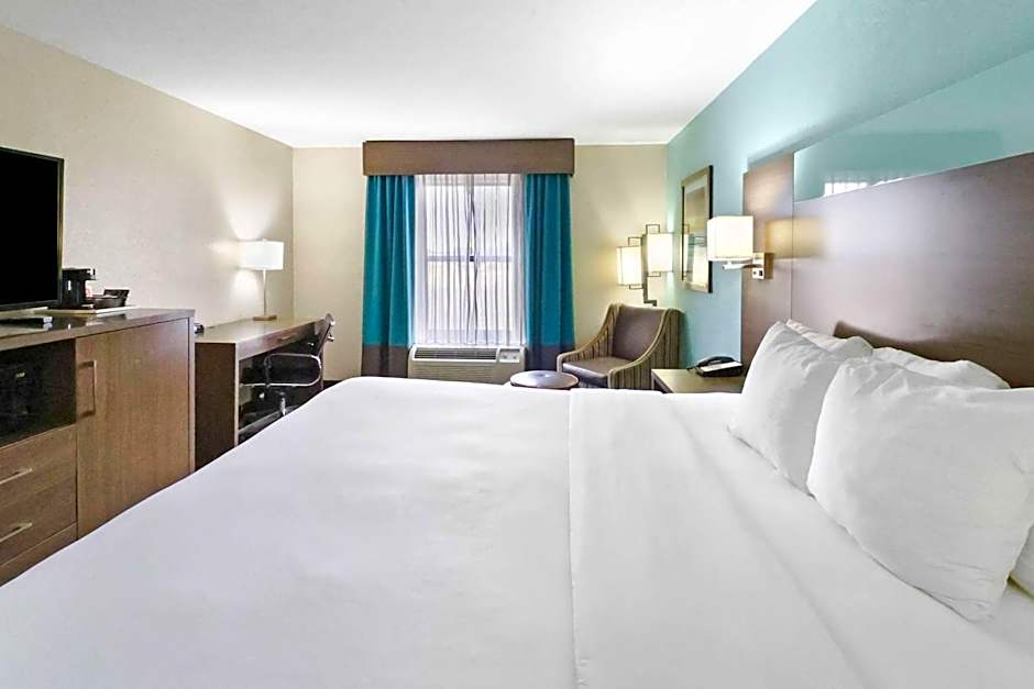 Comfort Inn Dunn near I-95