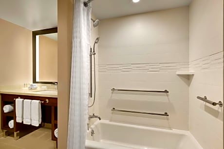 2 Queen Hearing Accessible Suite Non-Smoking