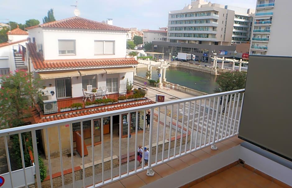 Hotel Brisamar Suites