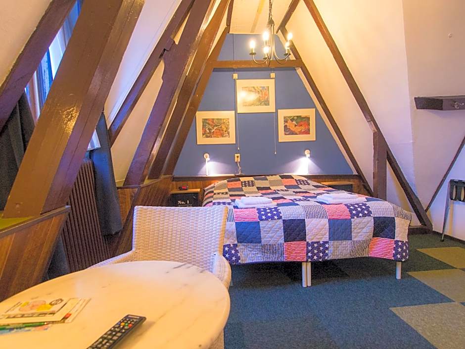 Hotel Adolesce