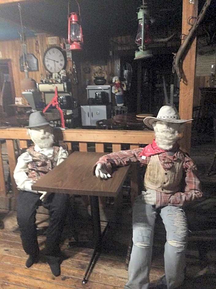 Old Towne Inne Chuckwagon Bar & Grill