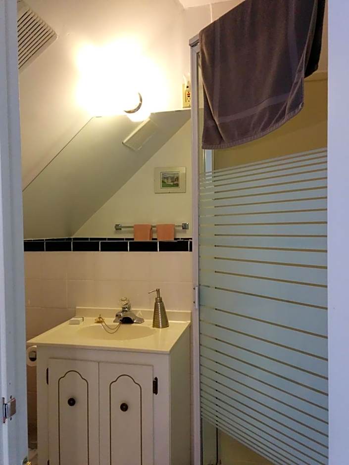 Fairmont House Bed & Breakfast