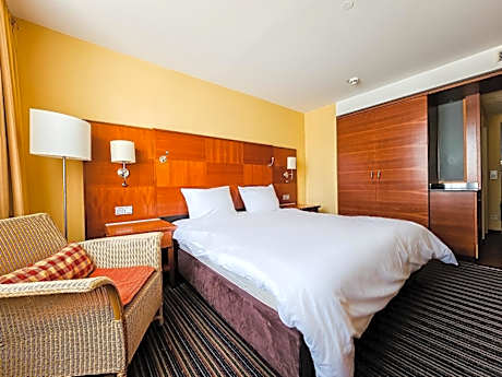 Deluxe Double Room with Shower